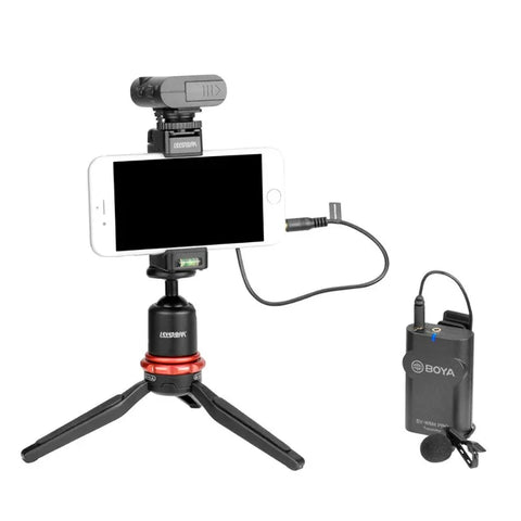 Boya BY-WM4 Pro-K1 kaksikanavainen langaton mikrofoni mobiililaitteille / kameroille / tietokoneelle - paketti