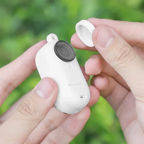 Silikonikuori / kotelo linssinsuojuksella ja hihnalla Insta360 GO 3 -kameralle - Valkoinen