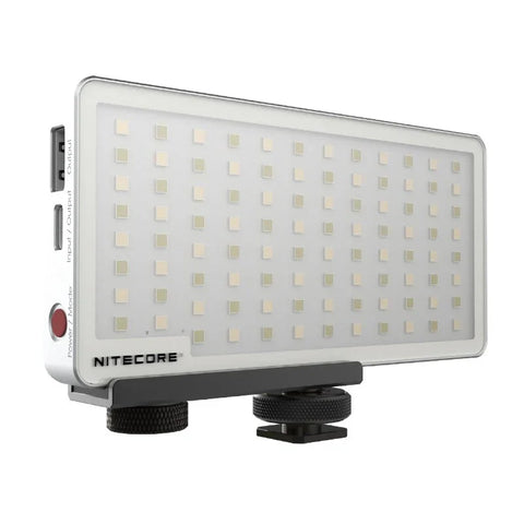 Nitecore SCL10 Älykäs Kameravalo &amp; Varavirtalähde 2-in-1 - LED-valaistus ja Kannettava Akku - 10000mAh, QC 3.0 / PD 18W