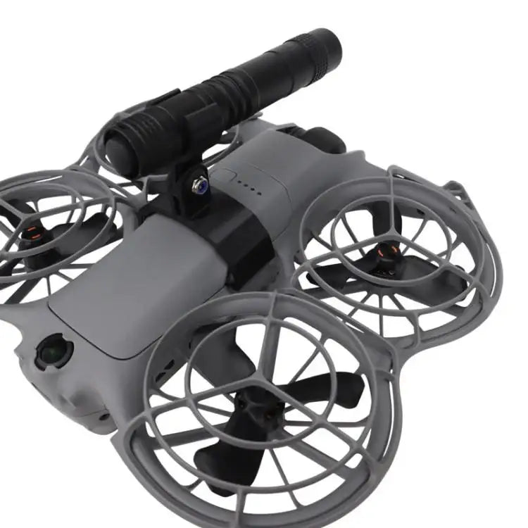 Droonivalo LEDillä parannetun näkyvyyden takaamiseksi